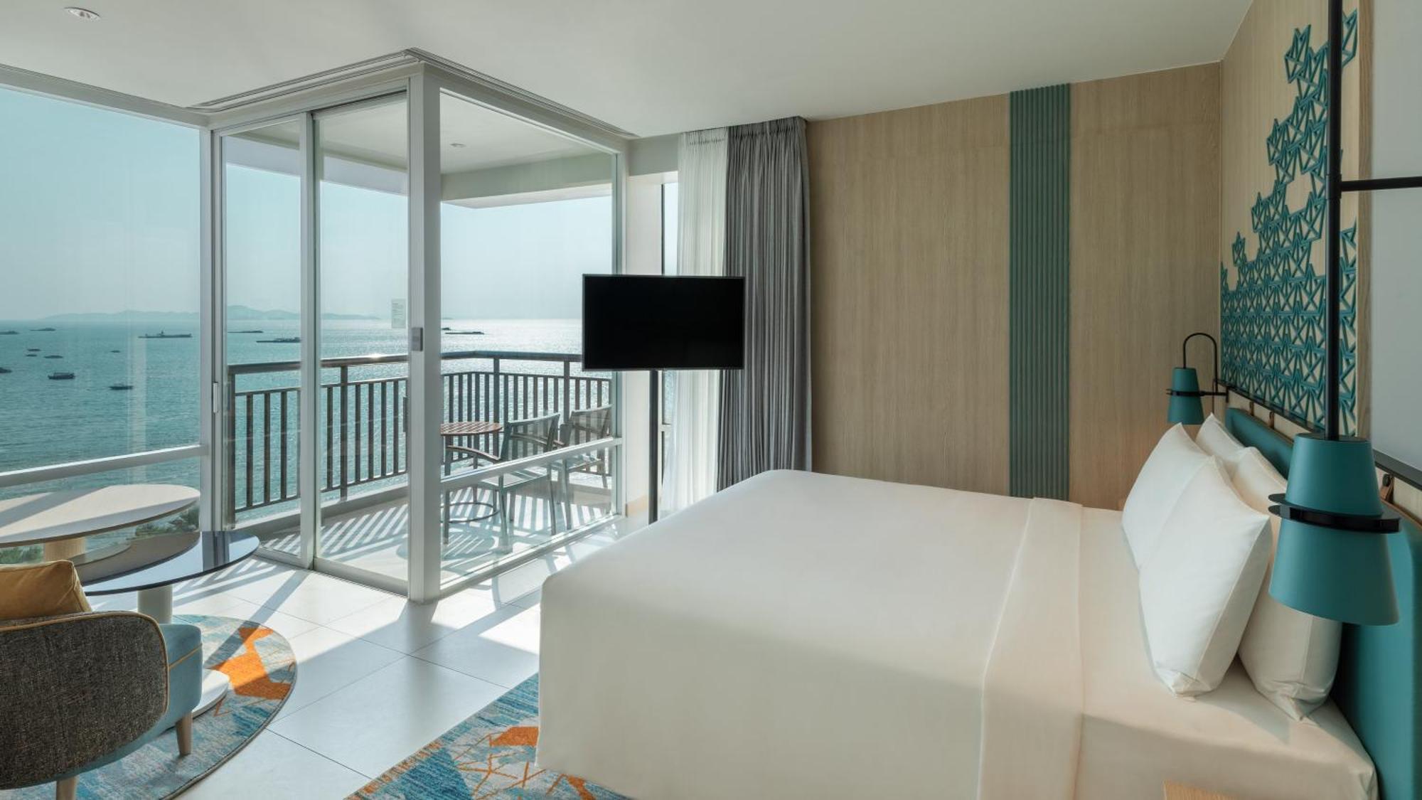 By Ihg